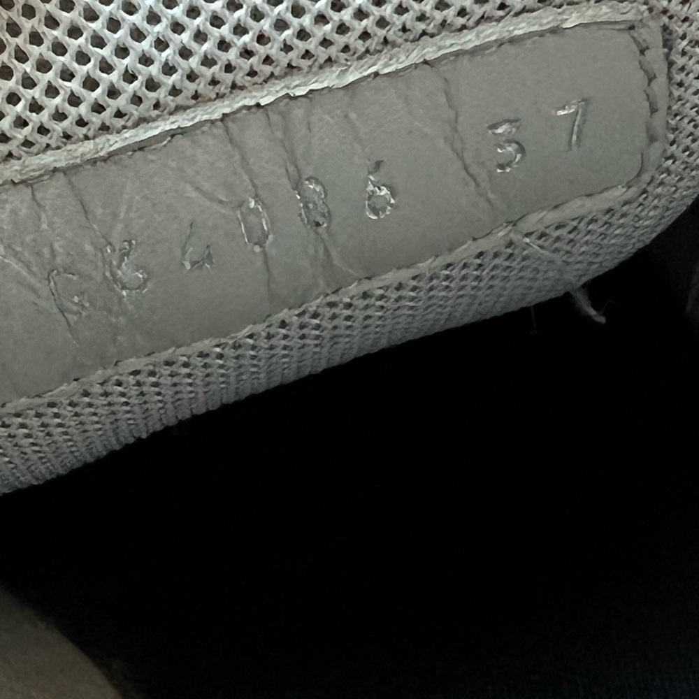 CHANEL 18k Interlocking CC Sneaker Size 6.5 Women’s (EU 37) - Picture 8 of 9